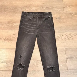 American Eagle AEO Jeans Black Distressed Skinny‎ High Rise Long Size 2 thumbnail 3