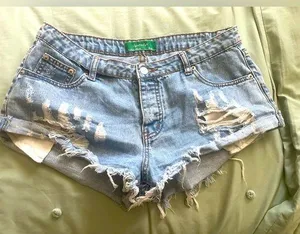 Denim shorts sz 7/9 thumbnail 1