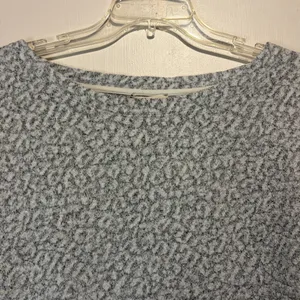 Saturday Sunday for Anthropologie Grey White Print Boxy Crop Sweater Top Size M thumbnail 6
