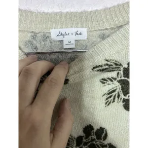 Skylar + Jade Sweater Women Medium Cream Gray Floral Knit Long Sleeve Sèzane thumbnail 2