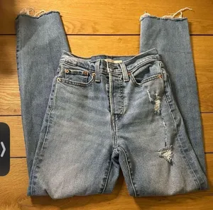 Levi’s wedgie straight leg rawhem button fly ankle jeans 25 thumbnail 1