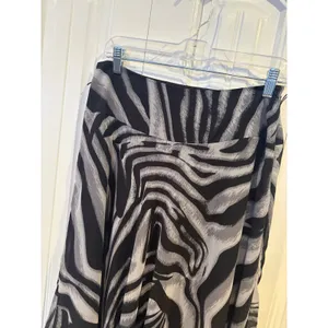 East‎ 5th Black And Gray Midi Zebra Print Skirt Size 10 thumbnail 3