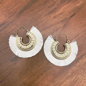 Fringe Tassel Fan Hoop Earrings Gold Tone White Boho Coastal Indie Sleaze Chic‎ thumbnail 3