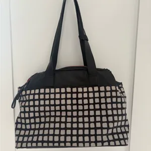 Lululemon Black & White Grid Duffel Gym Bag (Peeling) thumbnail 2