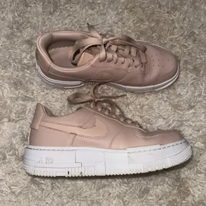 Nike AIR FORCE 1 PIXEL CASUAL SHOES thumbnail 3