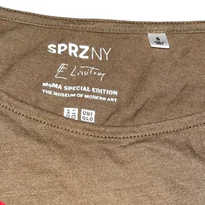 Uniqlo El Lissitzky Graphic Boxy Muscle Tee Khaki Cyrillic Print Size S thumbnail 3