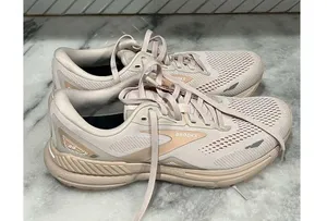 Brooks Ghost 15 Women’s Size 11 Running Shoes Crystal Grey Villa White thumbnail 4