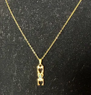 Vintage Mom Necklace Gold Tone Letter Mothers Day By Avon 18 Inches Long thumbnail 1