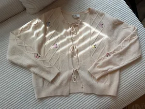 Willow & Wind Cream Floral Embroidered Tie Front Cardigan M/L thumbnail 2