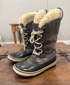 Sorel Joan of Arctic Boots Women 7 Gray Black Waterproof Faux Fur Winter‎ Snow thumbnail 1