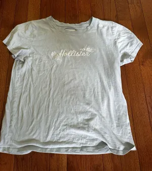 Hollister Top thumbnail 1