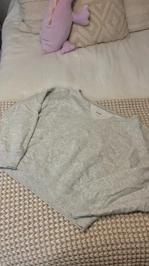 Hollister Off-The-Shoulder Crewneck thumbnail 3