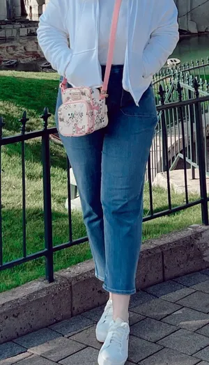 Straight Leg Jeans thumbnail 2