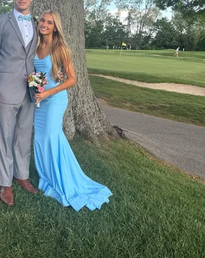 La Femme Mermaid Prom Dress thumbnail 2