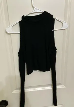 Long Sleeve Black Crop Top thumbnail 2