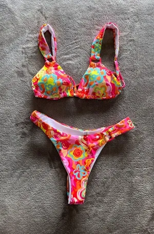Bright Colorful Tropical Bikini Women’s 2 Piece Swimsuit Sz XS NWOT thumbnail 1