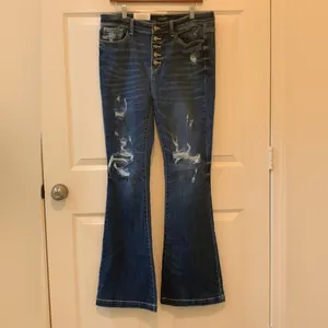Judy Blue Los Angeles Distressed Trouser Flare Jeans in Blue. Size-15 thumbnail 3