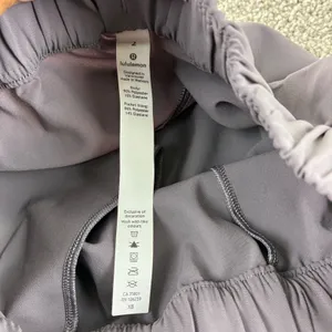 Lululemon On The‎ Fly Skirt Size 2 Gray Activewear Tennis Drawstring Athleisure thumbnail 2