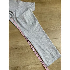 Lululemon Women Wunder Under CROP 22" inseam Luxtreme WAGG White Print Size 10 thumbnail 5