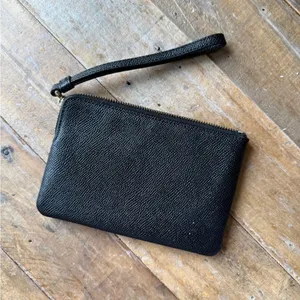 Coach Black Pebbled Leather Wristlet Zip Clutch Card Slot Authentic Near Perfect thumbnail 2