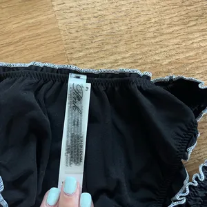 Frankie’s Bikinis set thumbnail 2