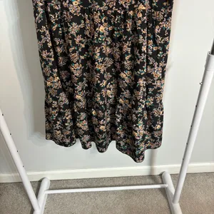 SHEIN Black Floral Tiered Ruffled V-Neck Collar Mini Dress thumbnail 7