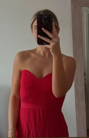 Red Gown Size M thumbnail 4