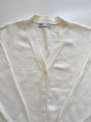 Zara V-Neck Oversized Cardigan Size Small Cream thumbnail 4