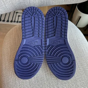 Nike Air Jordan 1 Med SE High Top Sneakers in Purple NWOB thumbnail 8