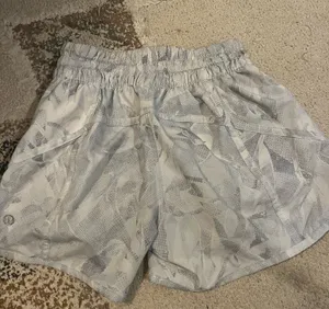 Lululemon shorts  thumbnail 3