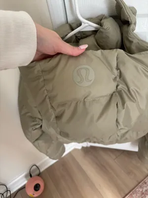 Lululemon Wunder Puff Super-Cropped Jacket thumbnail 4