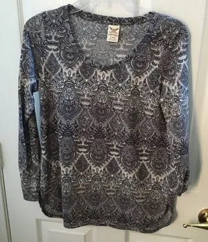 FINAL MARKDOWN Ladies’ Faded Glory Top (S) thumbnail 1