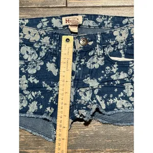 Vintage Mudd Blue Floral Shortie Low Rise Denim Shorts Frayed Hem Size 0 Y2K thumbnail 5