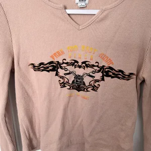 BDG Beige Long Sleeve Free Ridin Motorcycle Graphic Waffles Top LARGE thumbnail 2