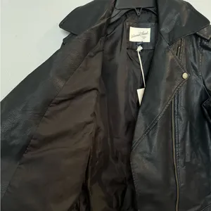 Universal Threads Faux‎ Leather motorcycle Jacket size S thumbnail 4