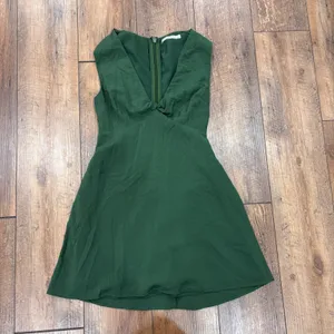 Abercrombie & Fitch Twist Front Mini Dress – Green – Women's Size Small EUC thumbnail 3