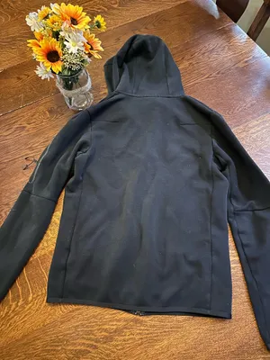 Small/Tall Nike tech  thumbnail 2