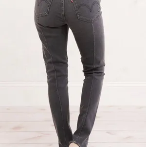 721 High Waisted Skinny Jeans thumbnail 5