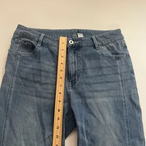 Halara Large Petite Tapered Leg Jeans Light Wash Zip Fly Stretch thumbnail 6