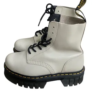 Dr. Martens Audrick 8-Eye Boot cobblestone used 1X Leather Platform US 7 womens thumbnail 1