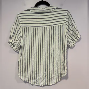 Blue and white stripe Abercrombie and Fitch button down short sleeve‎ thumbnail 4