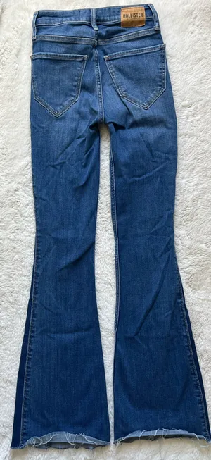 Hollister Jeans Flare High-Rise thumbnail 2