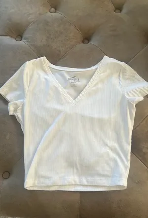 Hollister White  White Top thumbnail 1