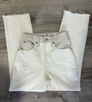 Abercrombie and Fitch White High-Rise Women's Jeans - 90s Straight Leg thumbnail 1