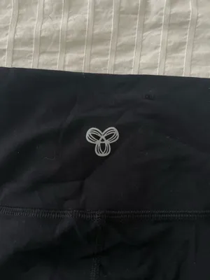Aritzia Butter Biker Shorts TNA 7" thumbnail 6