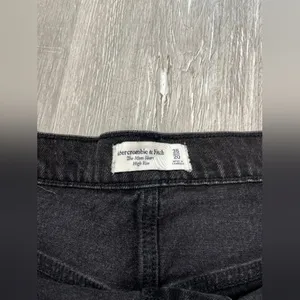 Abercrombie & Fitch Premium High Rise 4" Mom Short - Size 18/20 thumbnail 2