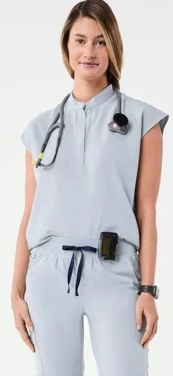 Figs Women’s Rafaela Oversized Scrub Top Shortsleeve in Gray Size XL thumbnail 1