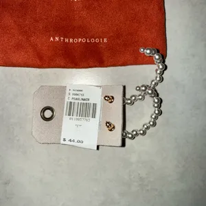NWT $44 Anthropologie Small Pearl Hoop Earrings 1.5” Length thumbnail 5