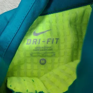 Nike Green Running Jacket with Neon yellow inside Thumb Holes & Back Pockets Med thumbnail 4