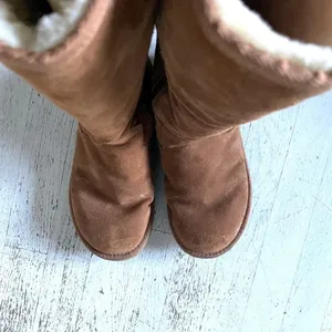 Ugg Chestnut Brown Zip-Up Tall Sheepskin Shearling Boots, Size 7 thumbnail 6